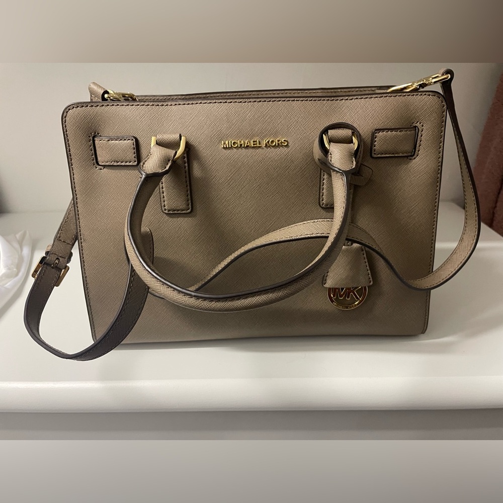 Michael Kors Dillon Top Zip East West Satchel in Dark Dune Gold *Never Used*